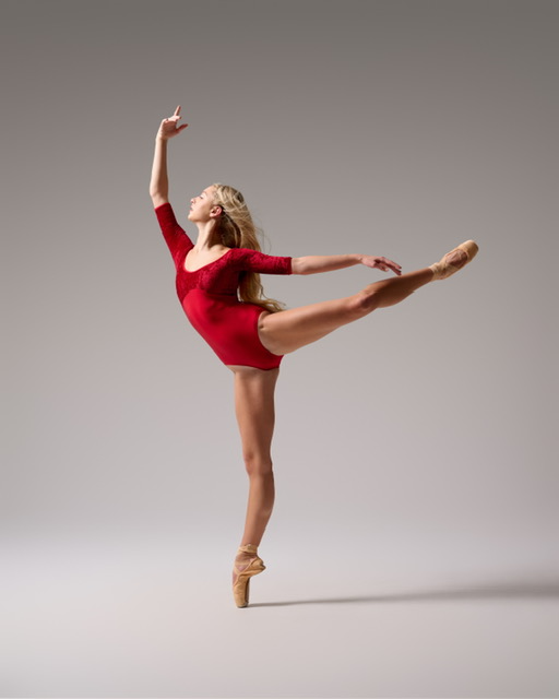 Zosia_Penherski_full_body.jpg