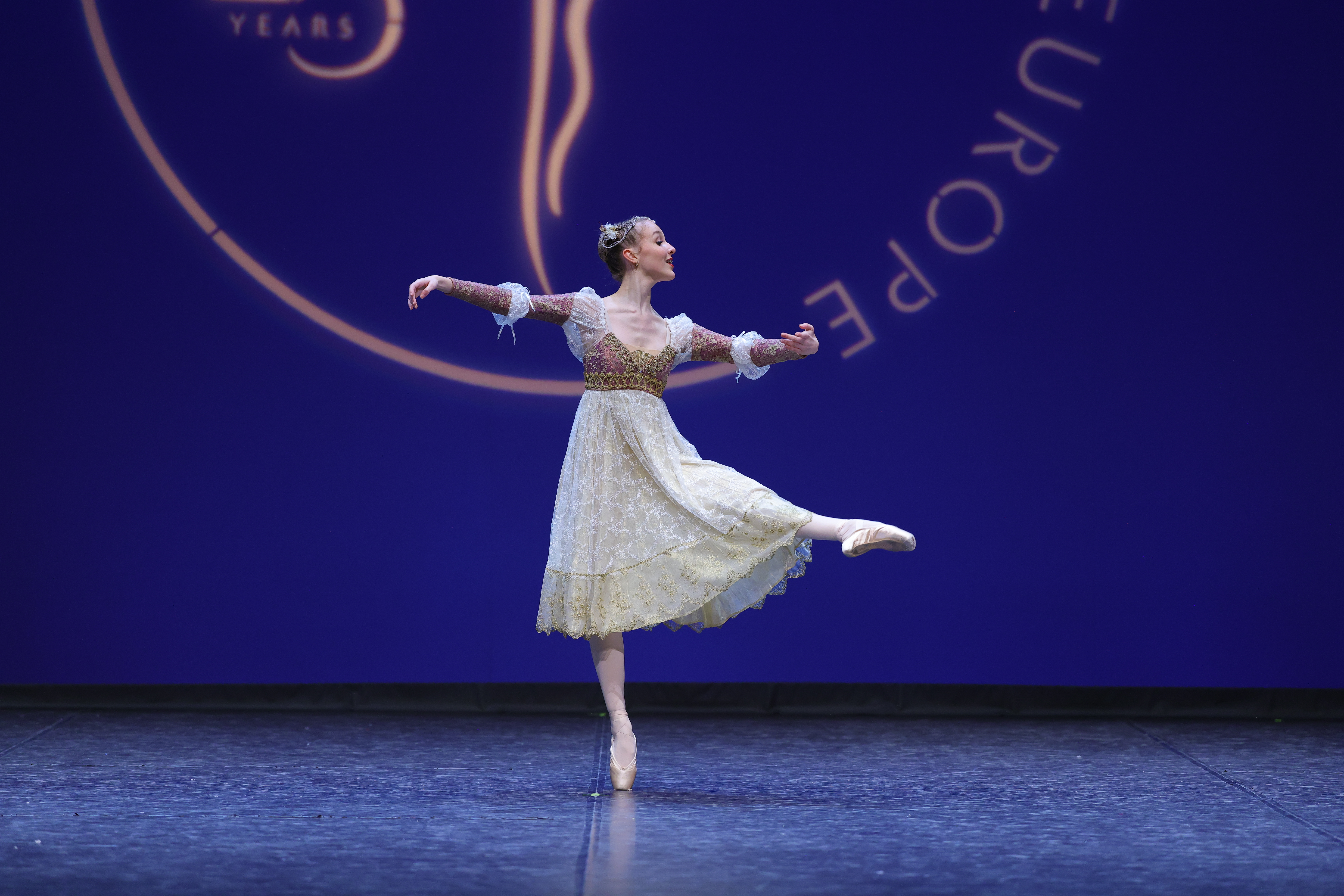 455A-Layla_Reid-Pas_De_Trois_Act_I_Swan_Lake_66622.jpeg