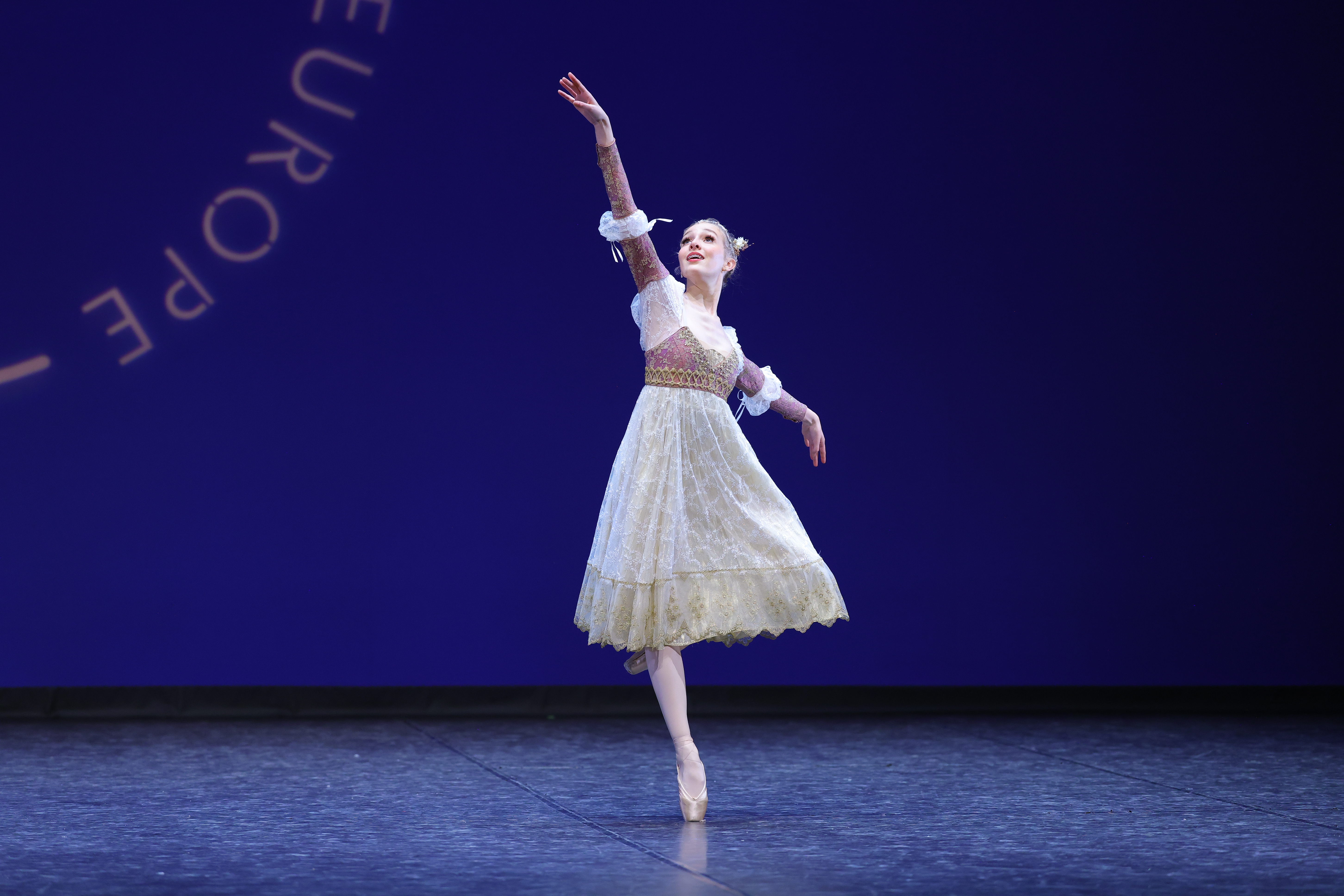 455A-Layla_Reid-Pas_De_Trois_Act_I_Swan_Lake_66640.jpeg