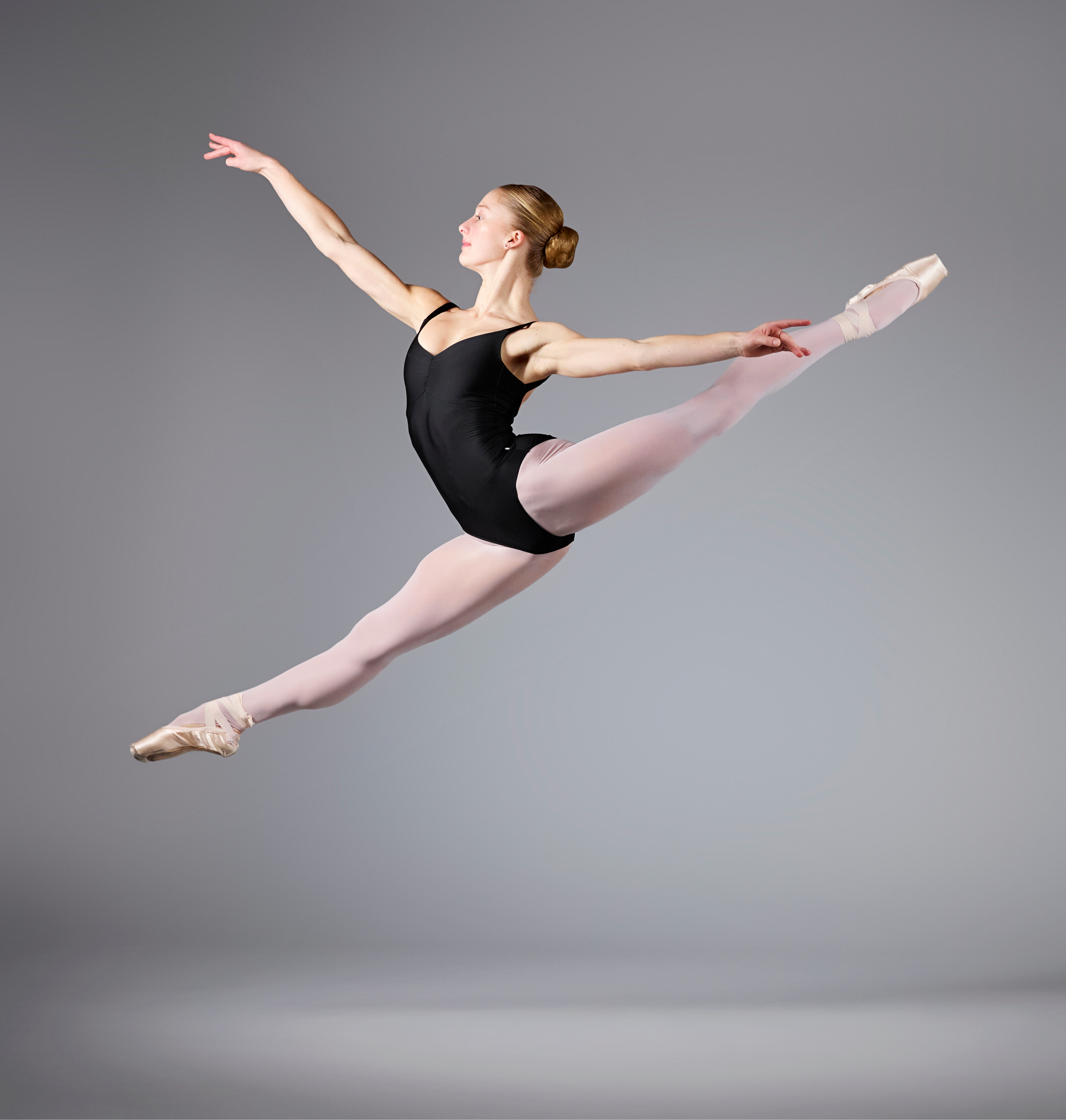 VerSchure_Reilly_jump.jpg