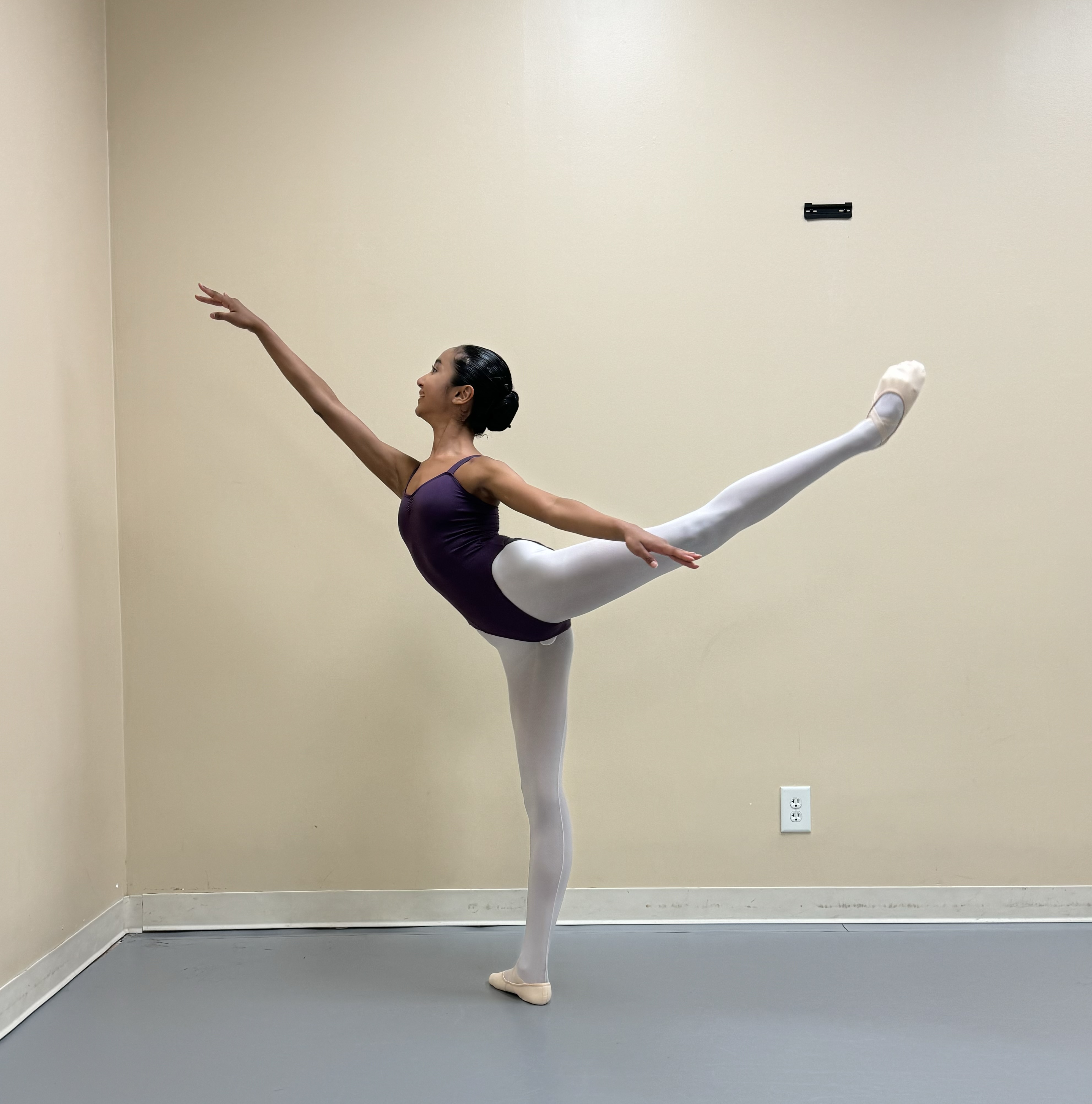 Minori_de_Silva_Arabesque_Photo_2.jpg