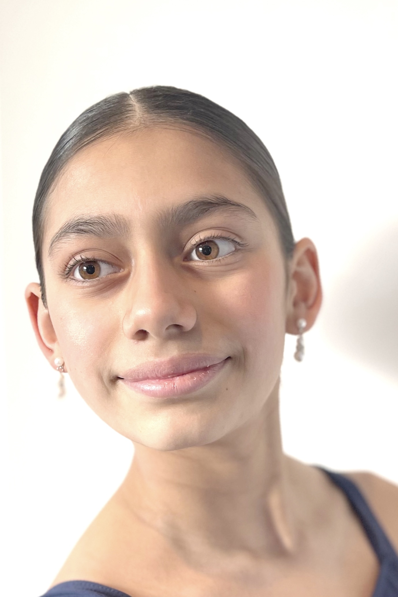 Issy_headshot_.jpg