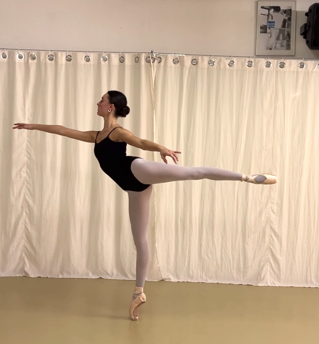 KOHLI_Nayah_-_Provide_an_arabesque_photo.jpg