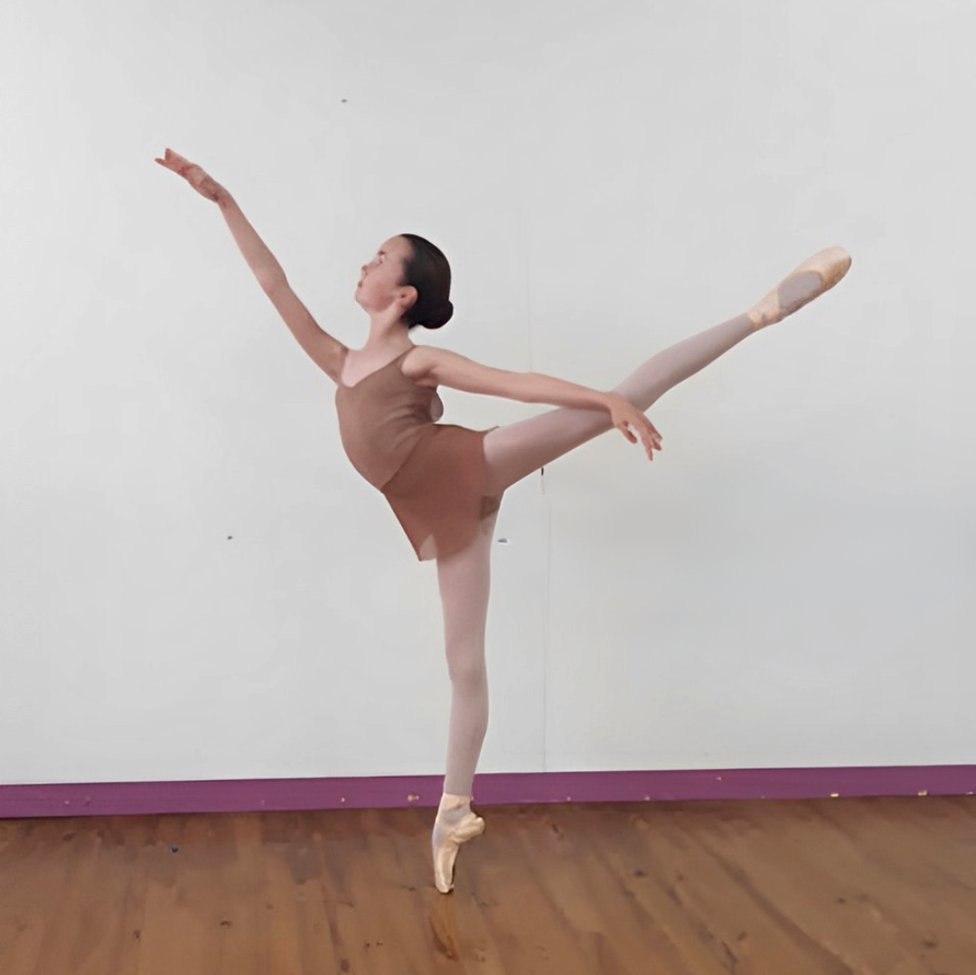 BLANCHARD_Lilou_-_Provide_an_arabesque_photo.png
