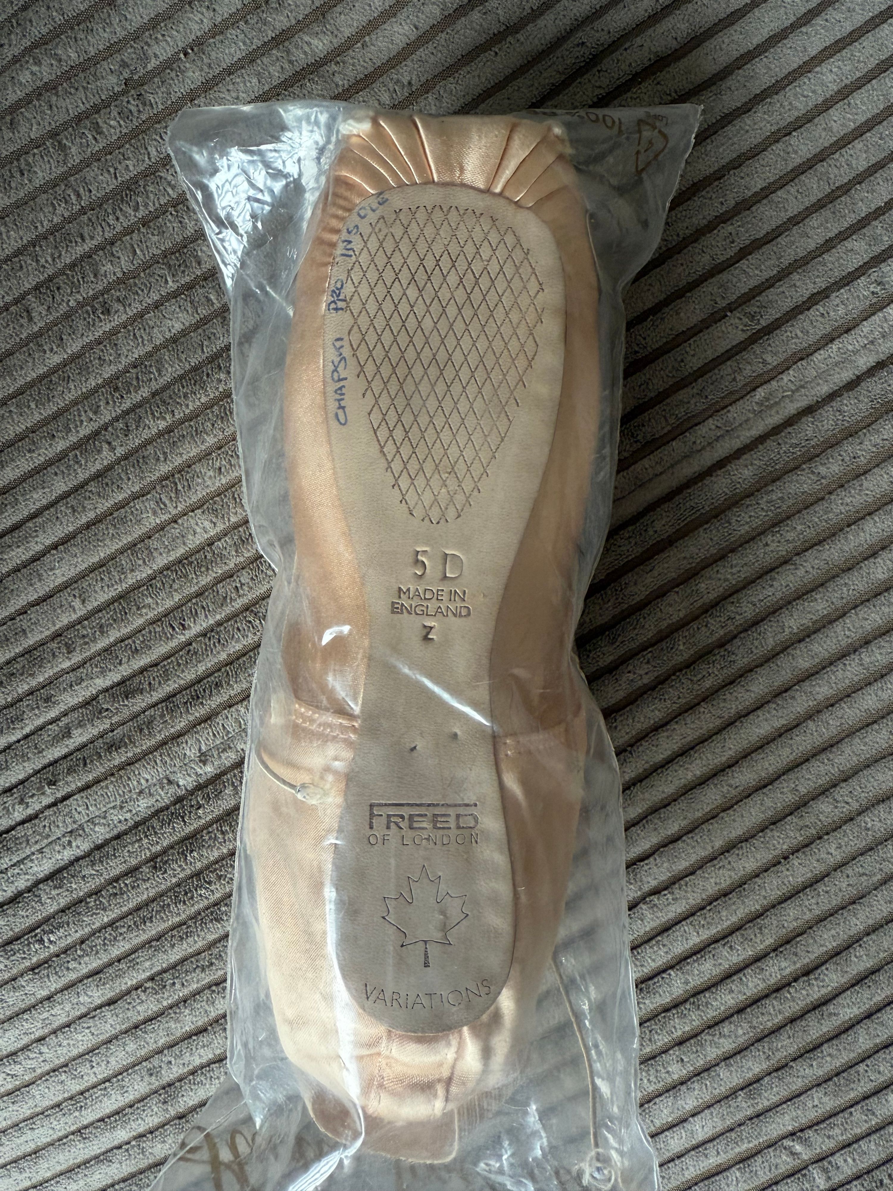 Freed of London Maple Leaf Pointe Shoes (5 D)